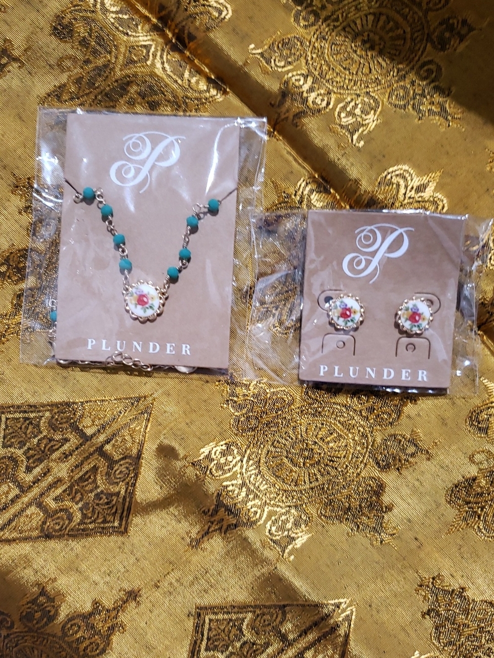 NWT-Plunder Green Beaded Necklace with Floral Accent and Matching Earrings
